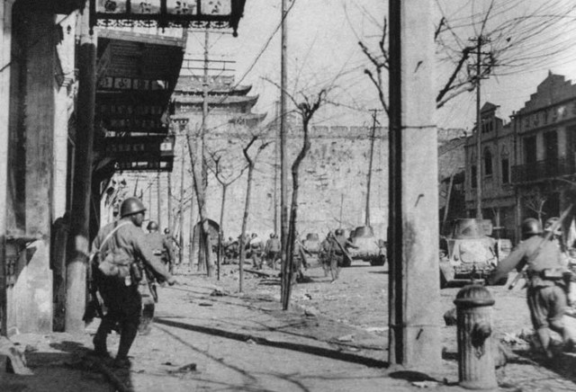 12 de diciembre, tropas japonesas llegan a las murallas de la ciudad