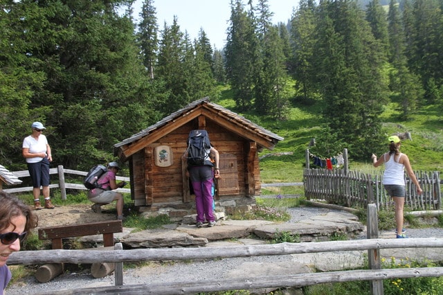 RUTA DEL ENANITO DE MUGGESTUTZ-AARESCHLUCHT-HARDER KULM - ATRACÓN DE ALPES SUIZOS, TOQUES DE FRANCIA E ITALIA (7)