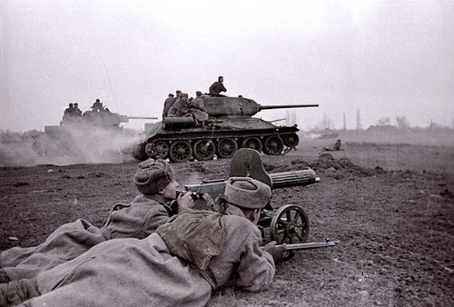 Infanteria soviética en plena operación Bagration