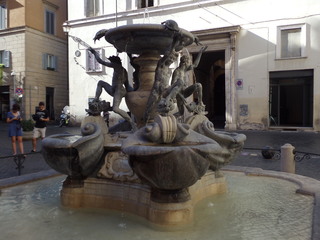 Roma una vez más (Roma II) - Blogs of Italy - Llegada, traslado hasta el hotel y un larguísimo paseo (26)